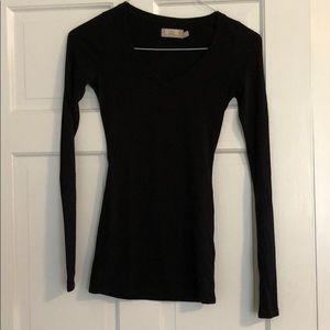 Long sleeve, V-neck tee